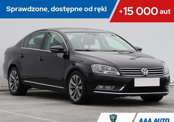 zawidów Volkswagen Passat cena 37000 przebieg: 181932, rok produkcji 2011 z Zawidów